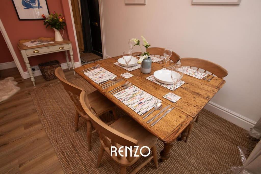 Inviting 3-Bed Home In Lincoln By Renzo, Stunning Design, Close To Lincoln Cathedral! 외부 사진