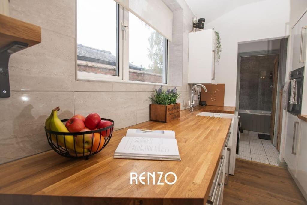 Inviting 3-Bed Home In Lincoln By Renzo, Stunning Design, Close To Lincoln Cathedral! 외부 사진