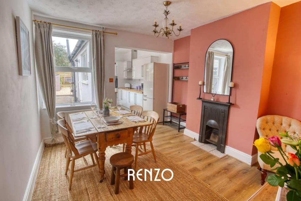 Inviting 3-Bed Home In Lincoln By Renzo, Stunning Design, Close To Lincoln Cathedral! 외부 사진